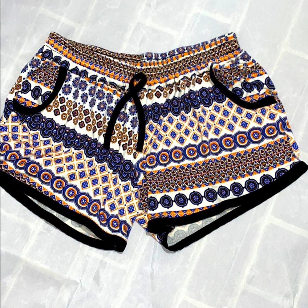 Pretty short pant